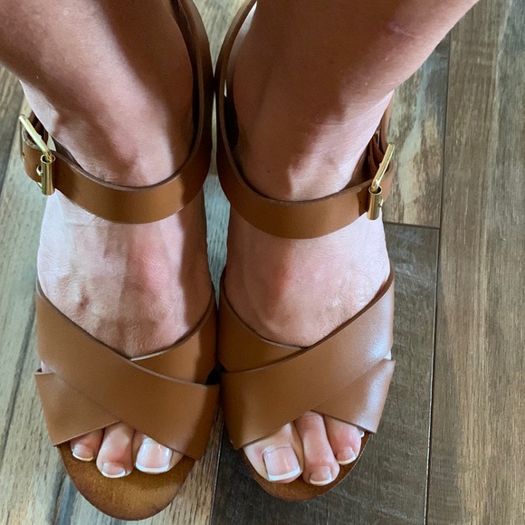 Chunky Leather Heeled Sandal - Picture 2 of 10